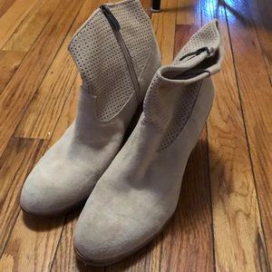 Vince Camuto booties size 10